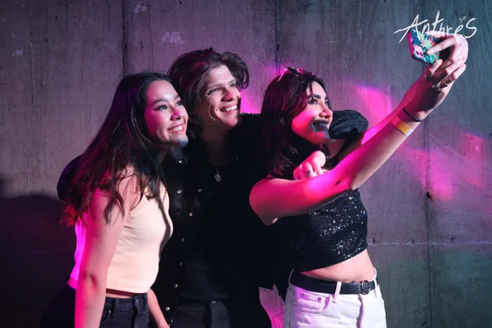 Selfie de Anthrés con dos fans